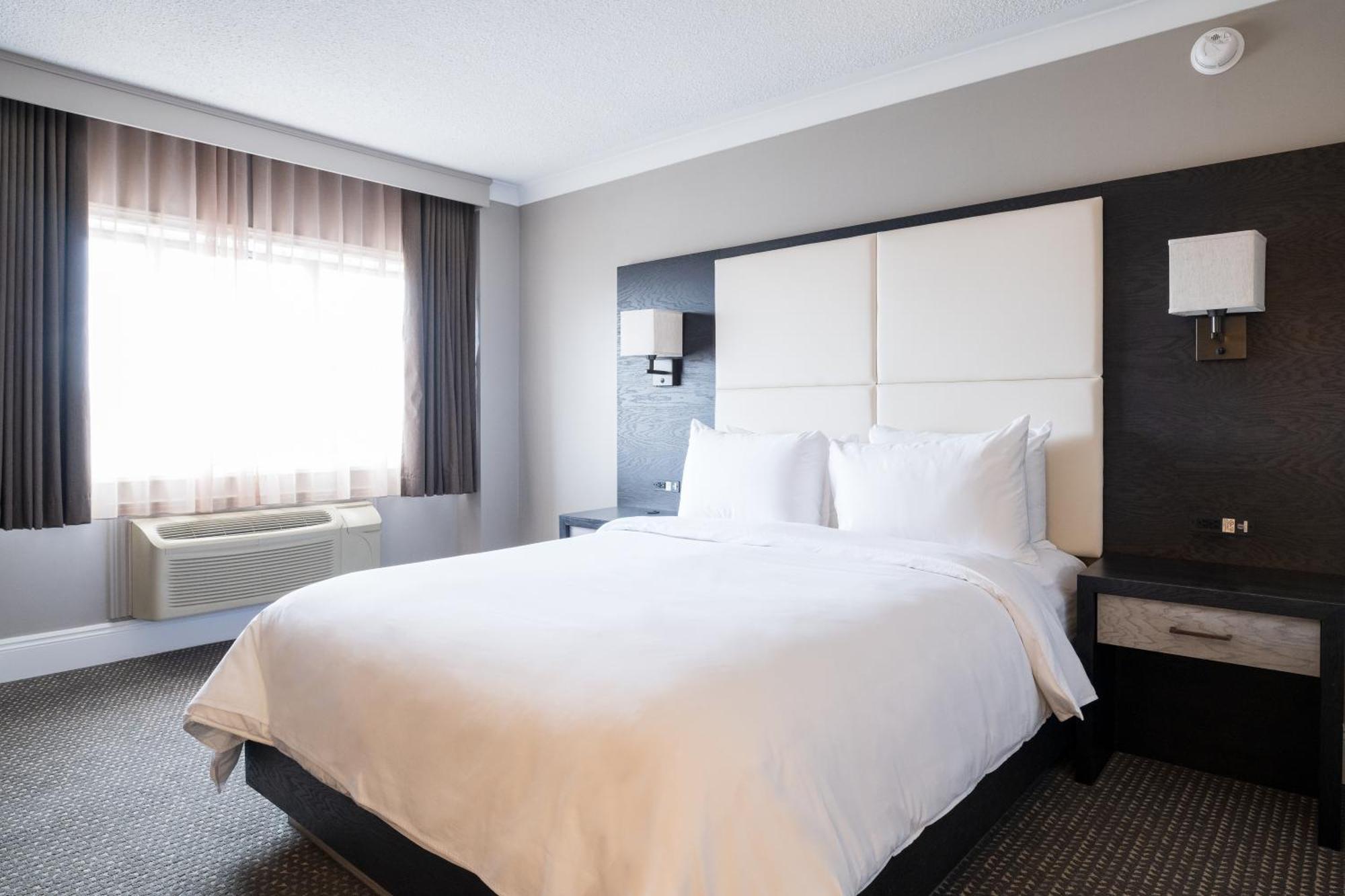 Crowne Plaza Hotel Moncton Downtown By Ihg Exterior foto