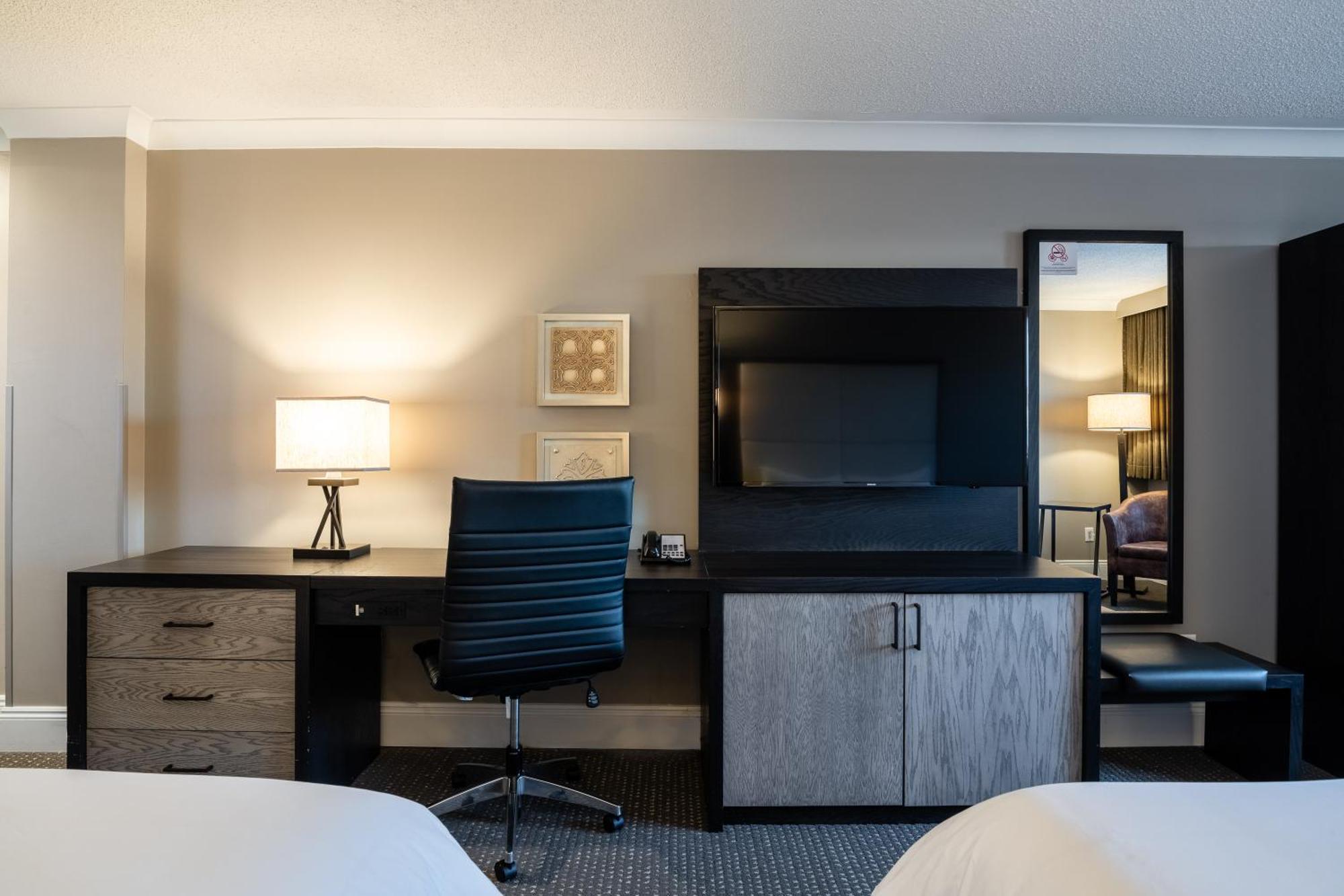 Crowne Plaza Hotel Moncton Downtown By Ihg Exterior foto