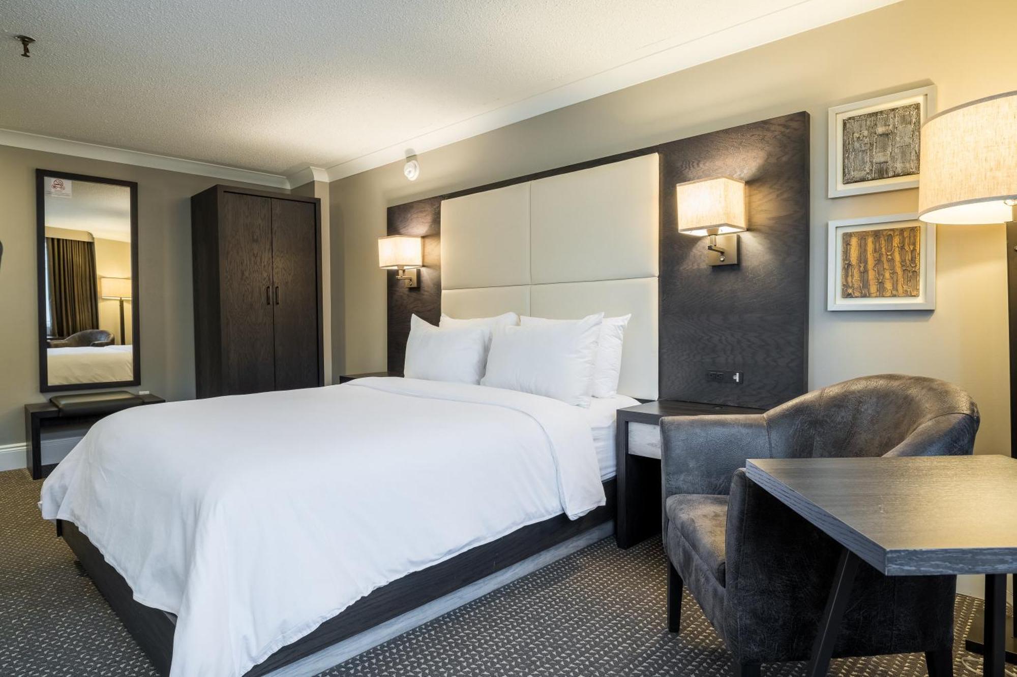 Crowne Plaza Hotel Moncton Downtown By Ihg Exterior foto